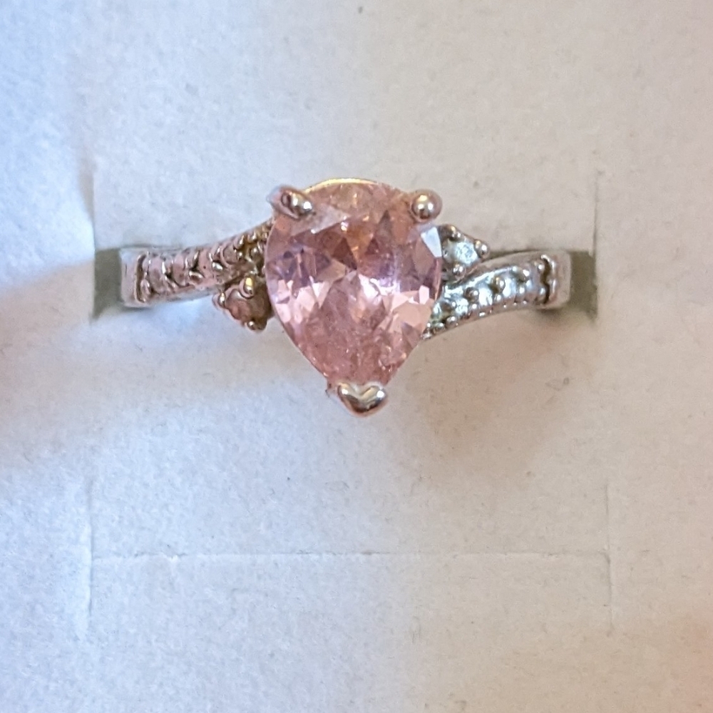 Elegant Silver and Pink Gemstone Ring, T1B8F